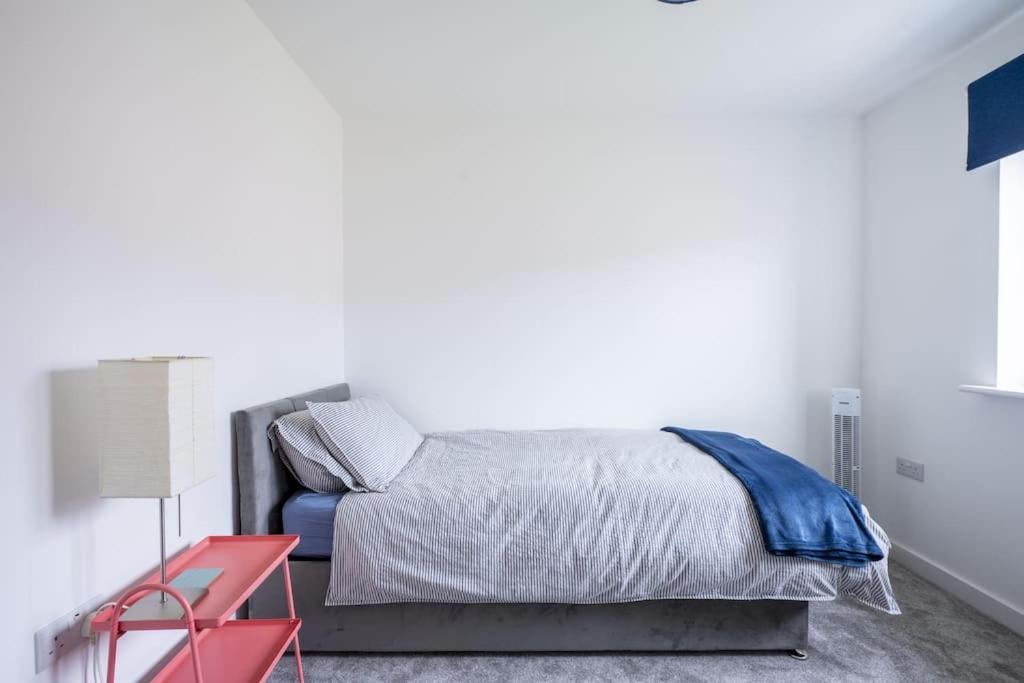 Cosy 3 Bed Near Beaches, Cardiff & Brecon Beacons Coity المظهر الخارجي الصورة