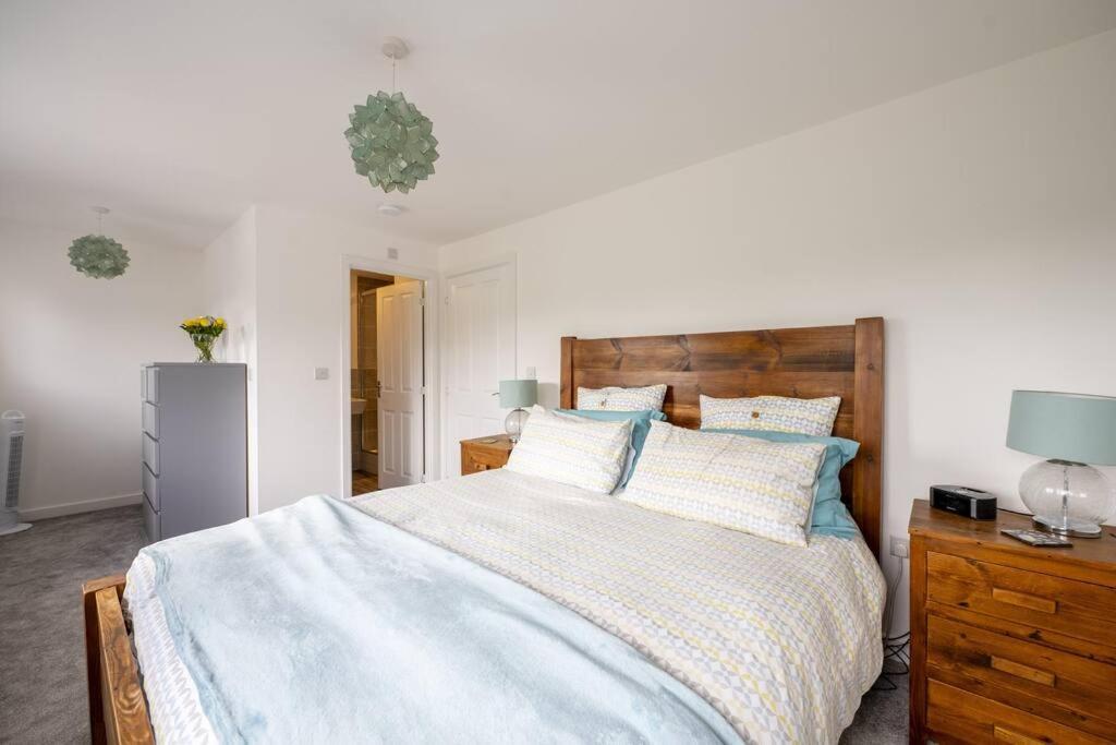 Cosy 3 Bed Near Beaches, Cardiff & Brecon Beacons Coity المظهر الخارجي الصورة