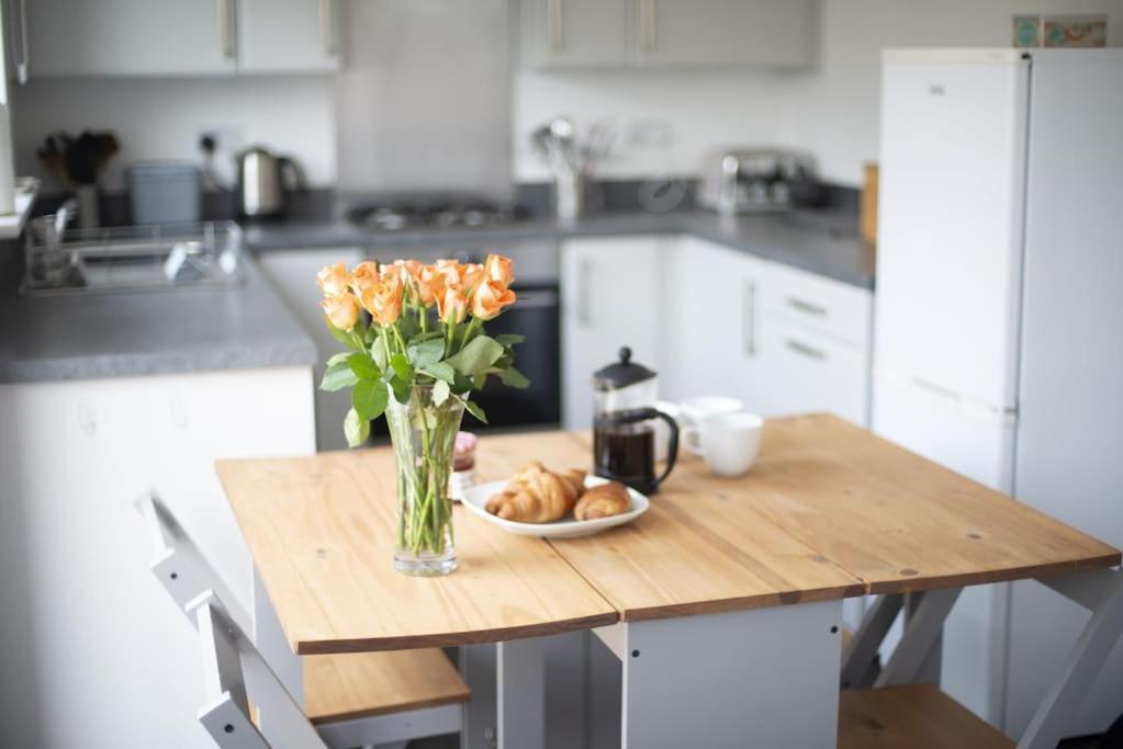 Cosy 3 Bed Near Beaches, Cardiff & Brecon Beacons Coity المظهر الخارجي الصورة